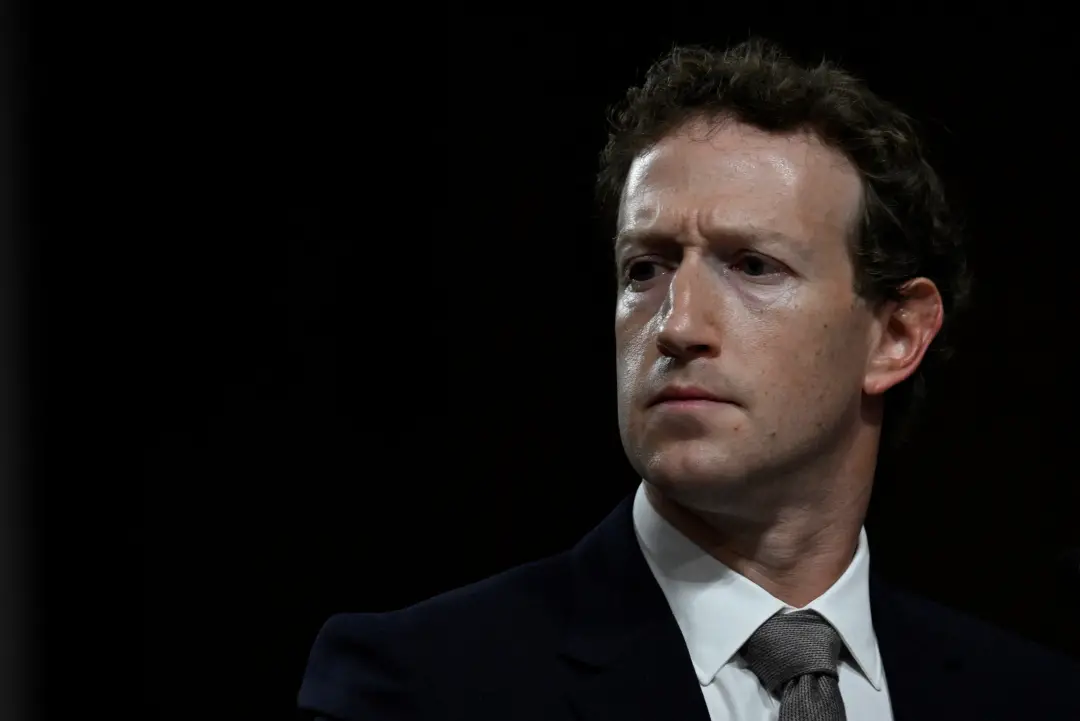 Mark Zuckerberg rejeitou os pedidos para desacelerar o avanço da inteligência artificial. Ele defende que as regras do …