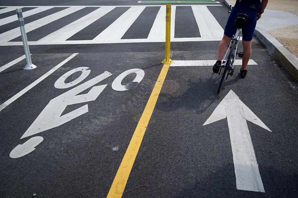 A discussão sobre ciclovias mudou de foco quando o Secretário de Transportes Sean Duffy prometeu cancelar fundos para c…