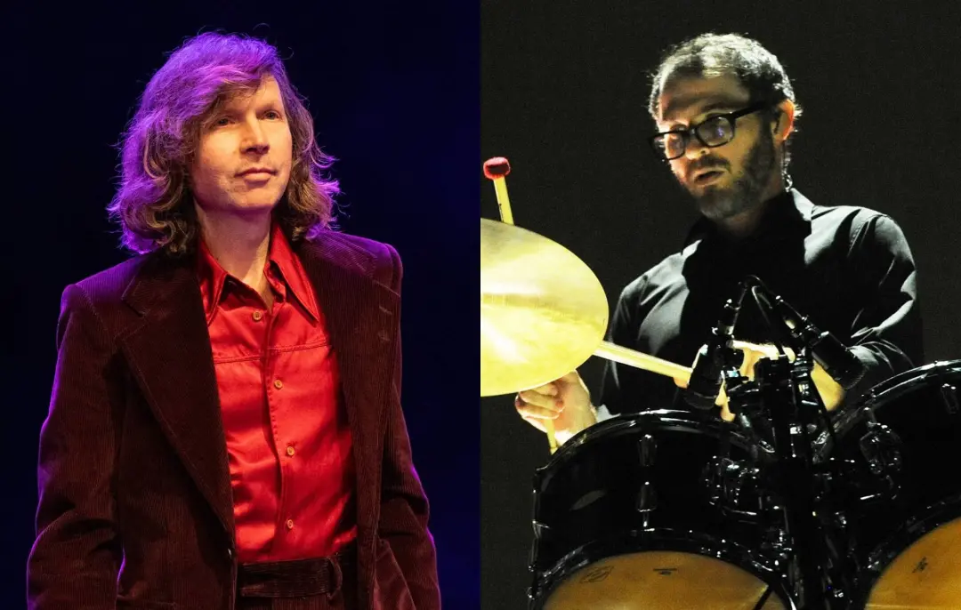 Beck sugeriu que Joey Waronker tocou com Oasis novamente para os shows Live 27. A presença do baterista, que trabalhou …