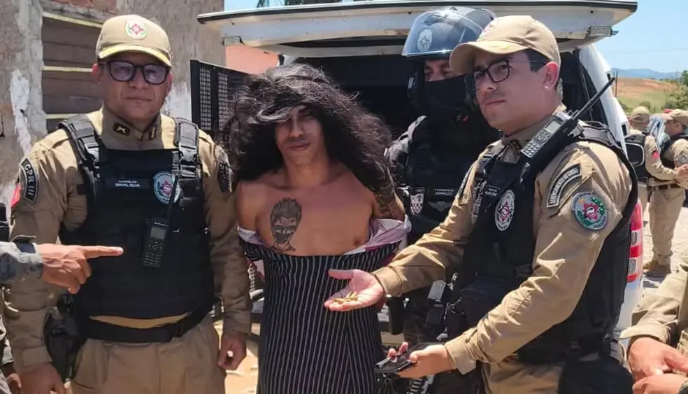 Jorlan Alves da Silva, suspeito de 16 homicídios em três meses, foi preso na Paraíba depois de tentar fugir vestido de …