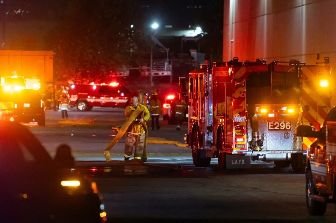 Três mortes no helicoptero da NBC4 em Chatsworth, Los Angeles, na noite de terça-feira. A queda de aeronave enquanto co…