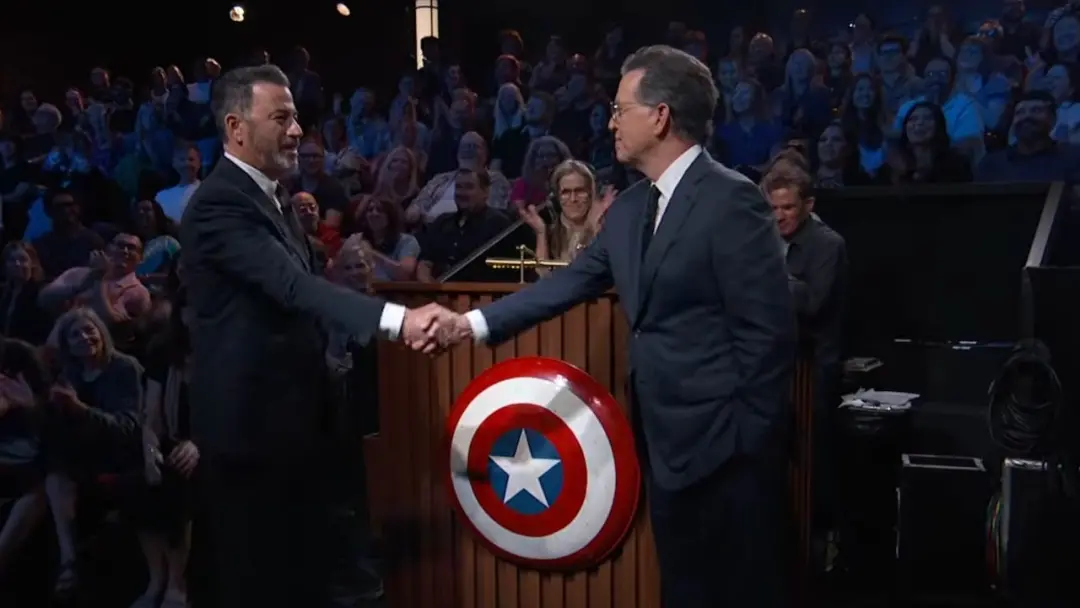 Stephen Colbert apareceu como convidado no Jimmy Kimmel Live. Ele confirmou que não sente falta do seu antigo programa …