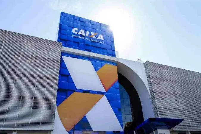 Caixa Econômica Federal greva nacional por tempo indeterminado, afetando o atendimento presencial em agências. Os canai…