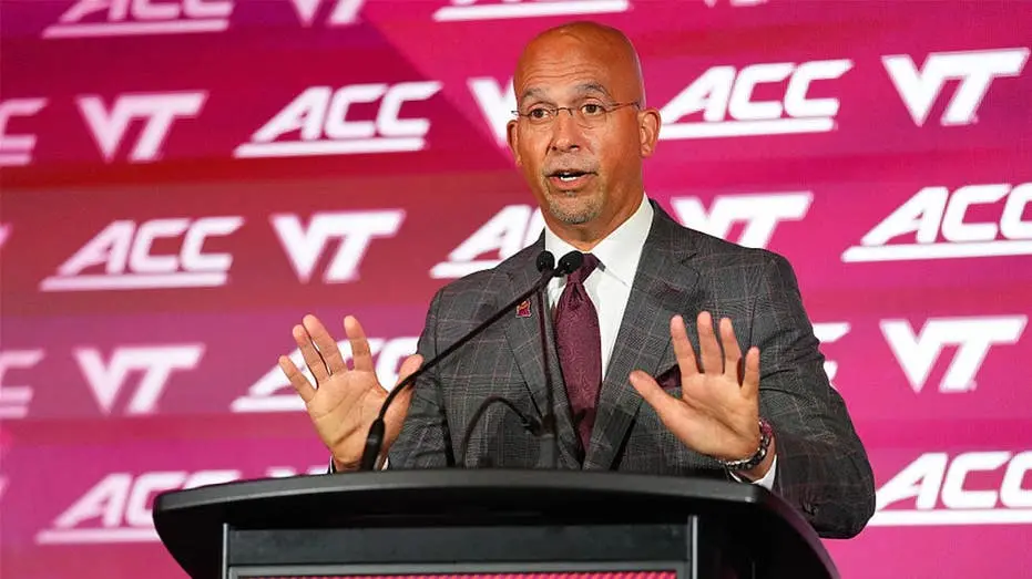James Franklin repetiu Hey Michael cinco vezes em conferência de imprensa antes de ser atendido. A tentativa de ser cor…