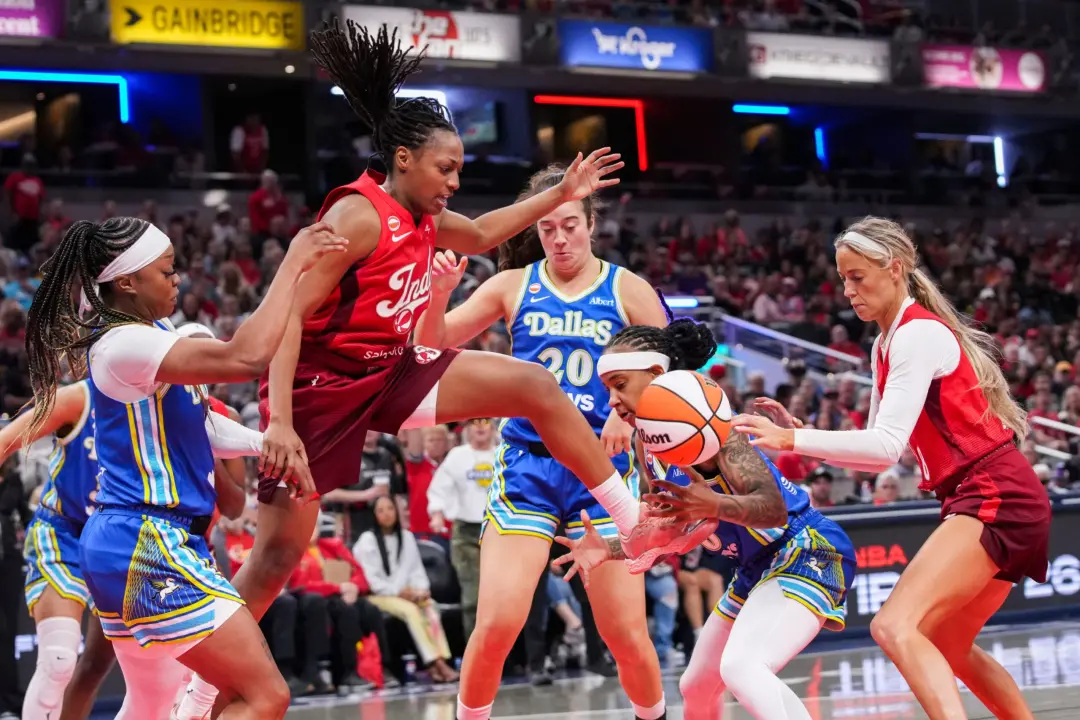 Kelsey Mitchell está na corrida pelo MVP da WNBA contra Aja Wilson, com 20 pontos de diferença para o recorde de Wilson…