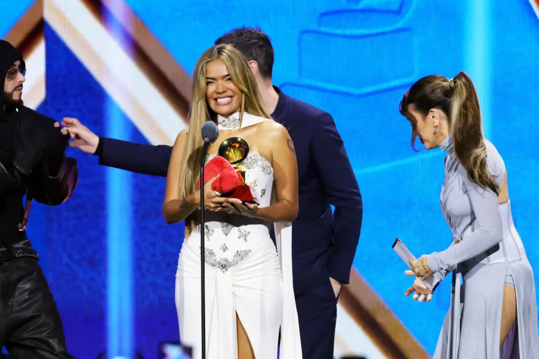 Edgar Barrera teve 10 indicações nas Latin Grammys 2026, sendo o mais indicado geral junto com Karol G e Rosalía. Isso …