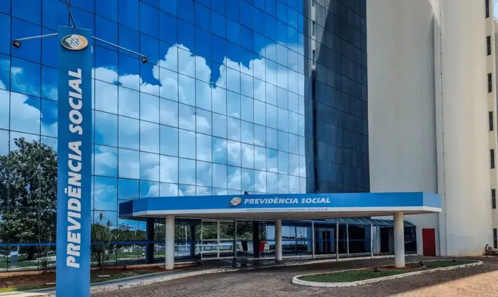INSS busca autorização para 2 mil vagas emergencial em 2027. É 20% do pedido principal de 10 mil vagas, ligado ao progr…