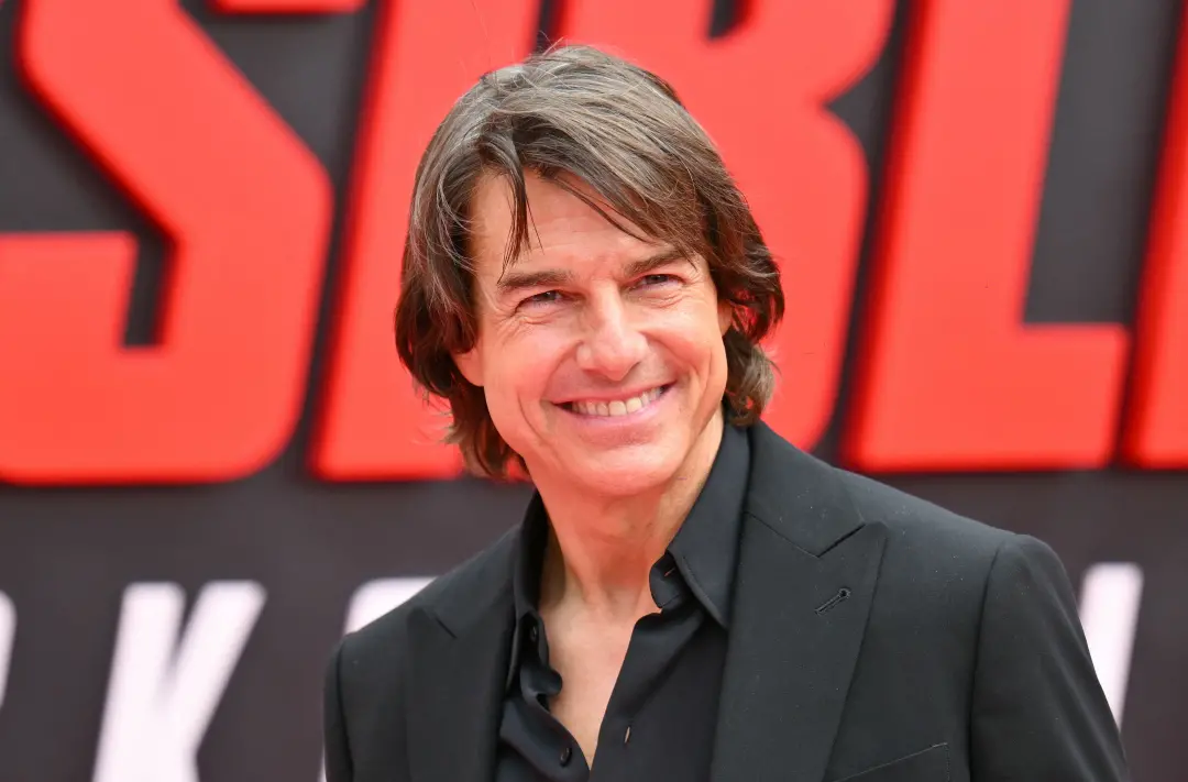Tom Cruise completou 64 anos e mantém a fama de intenso nos sets, buscando entender cada detalhe da produção. Essa dedi…