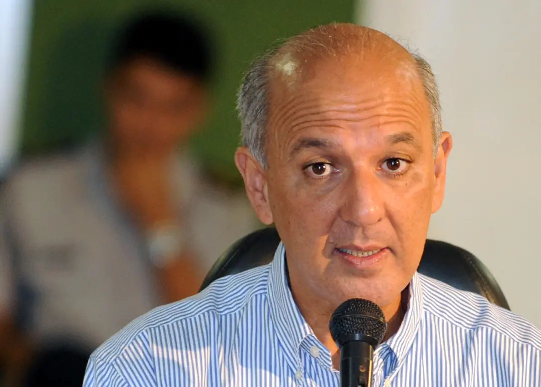 José Roberto Arruda participa das sabatinas de O Globo, Valor e CBN com candidatos ao governo do DF. O tema é bem polít…