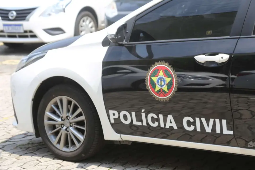 Prejuízo acima de R$ 100 mil em lojas de perucas na Zona Norte do Rio. Dois estabelecimentos foram alvo de furtos e est…