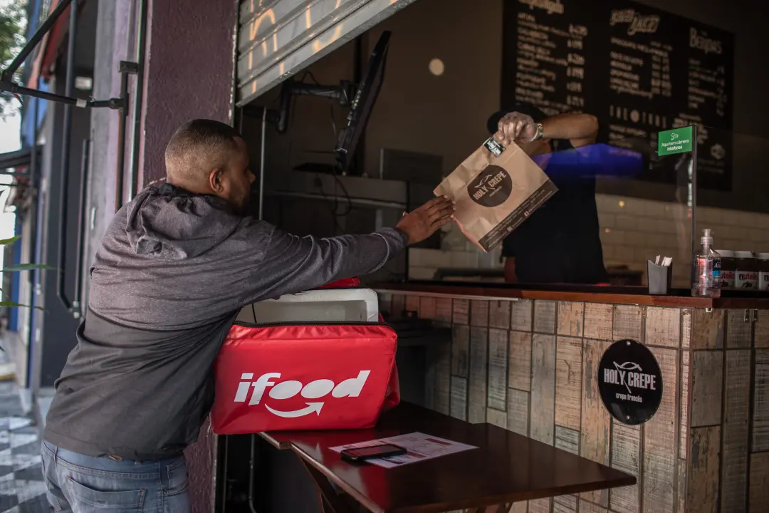 iFood investe R$ 24 bilhões até 2027 e lança Envios iFood para lojas de fora do app. A ideia é democratizar a entrega r…
