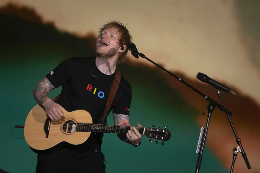Sheeran com vários artistas saindo da turne Loop Tour, incluindo Finneas e Lukas Graham, após o caso Macklemore. Essa s…