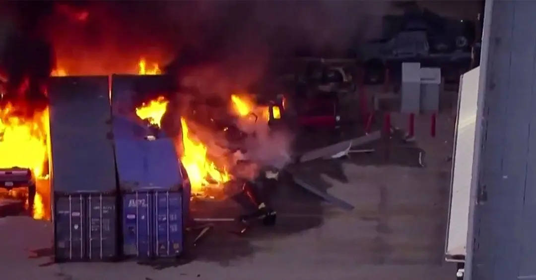 Queda de helicóptero de TV em Los Angeles tirou a vida de três pessoas, incluindo repórter e piloto. É triste ver como …