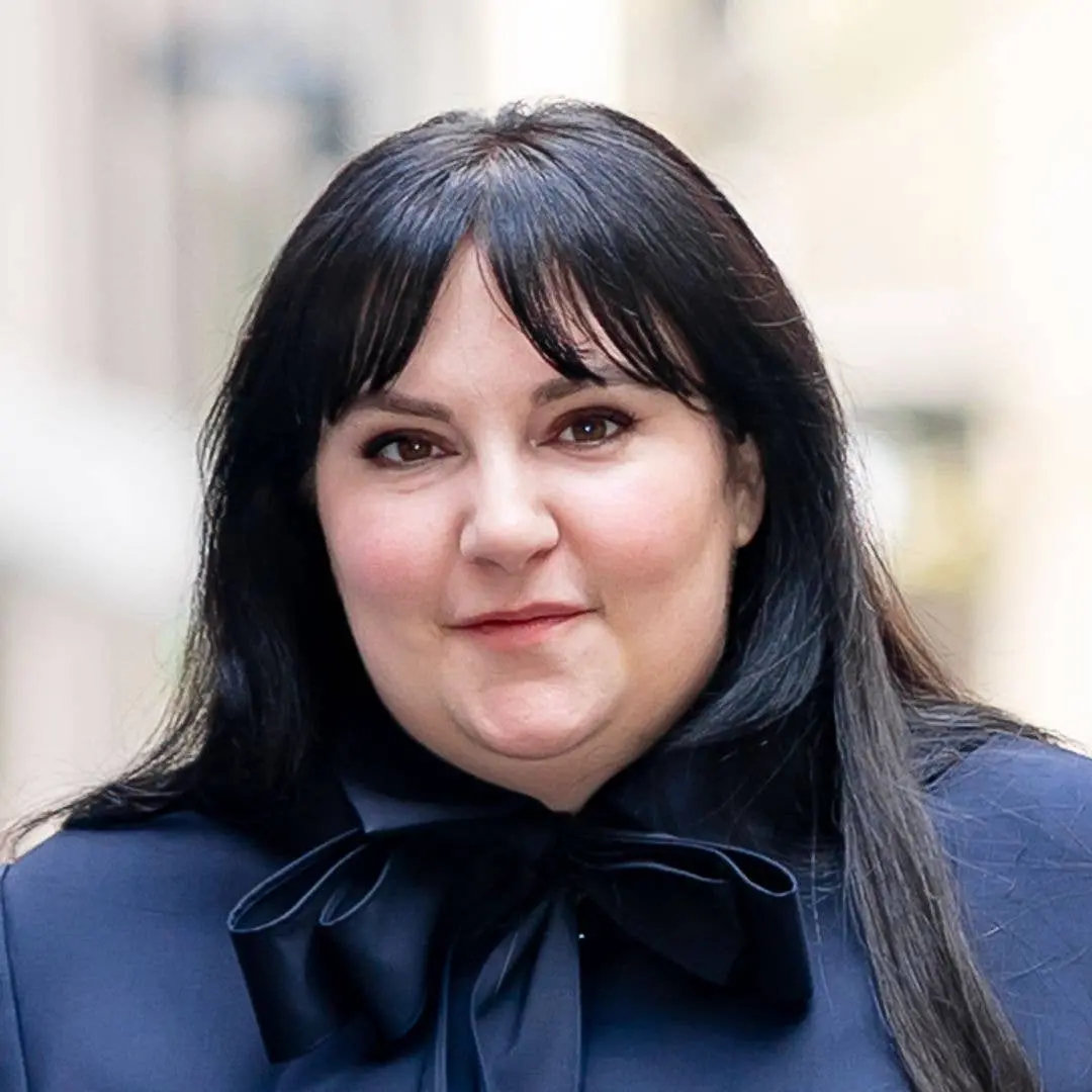 Lena Dunham e Luis Felber receberam sua filha primeira, uma menina, por meio de barriga de aluguel. A jornada dela most…