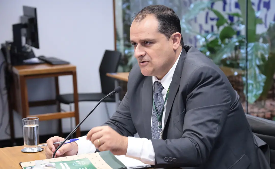 Cláudio Araujo, diretor da Câmara dos Deputados, falou sobre o desafio de traduzir assuntos complexos para o cidadão. A…