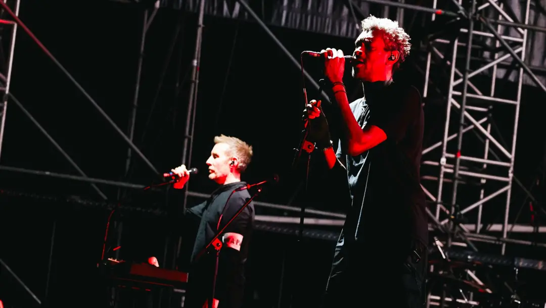 Massive Attack criticou Ed Sheeran dizendo que nenhum artista deve aceitar censura de outro artista. Garbage também rea…