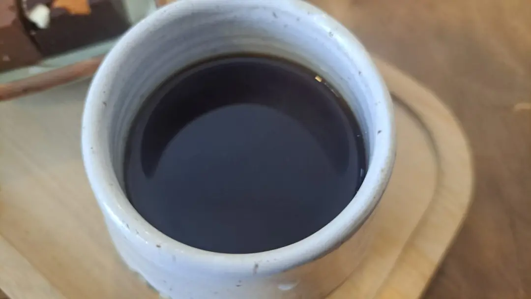 Julie Kaputa foi suspensa na escola em Beaver Falls, Nova York, só por levar café para a sala de aula. Proibir bebida e…