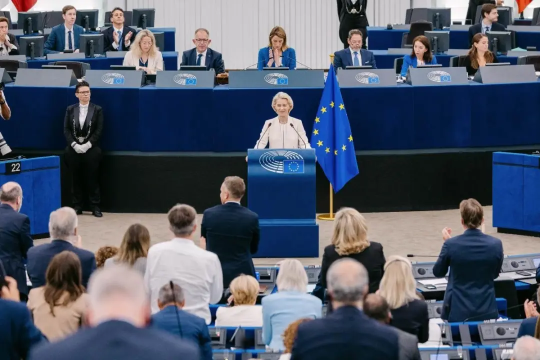 Estrasburgo, o convite para o Canadá virar membro associado da UE foi apresentado por Ursula von der Leyen. Essa possib…