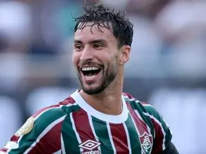 Martinelli foi convocado para a seleção após o corte de João Pedro. Essa troca mostra a dinâmica da seleção e a necessi…