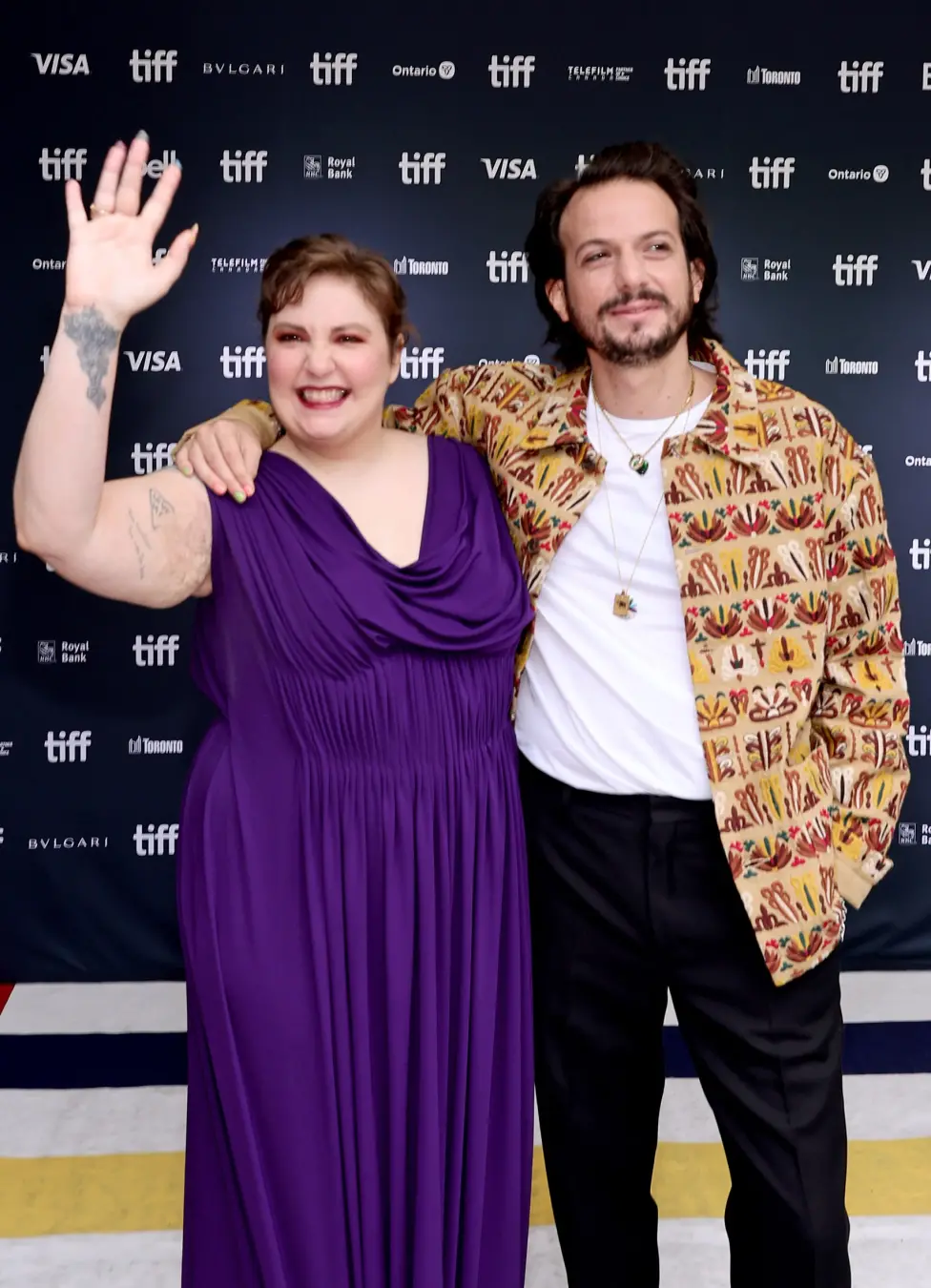 Lena Dunham e Luis Felber receberam uma menina por barriga de aluguel depois de quererem crescer a família. É bom ver a…