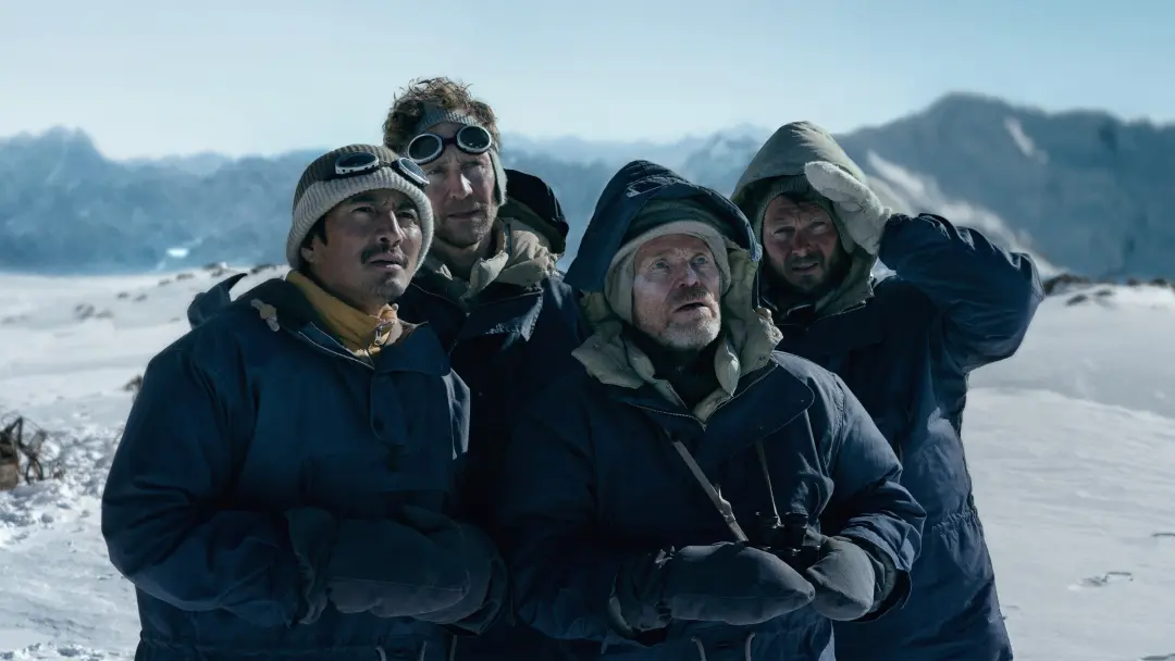 Mount Everest, a montanha mais alta do mundo, é o palco do trailer com Tom Hiddleston e Willem Dafoe. A missão de escal…