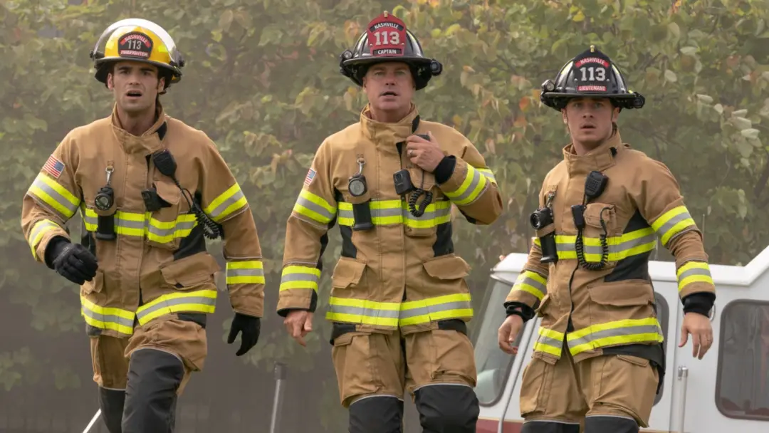 Nashville entra na tradição da franquia 9-1-1 com a temporada 2. A continuidade do universo 9-1-1, mesmo com o cancelam…