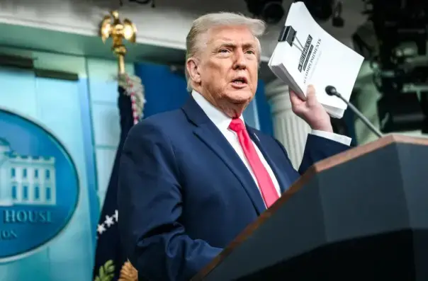 Trump classificou PCC e CV como terroristas estrangeiros, dizendo que o Brasil falha no combate, transformando o país e…