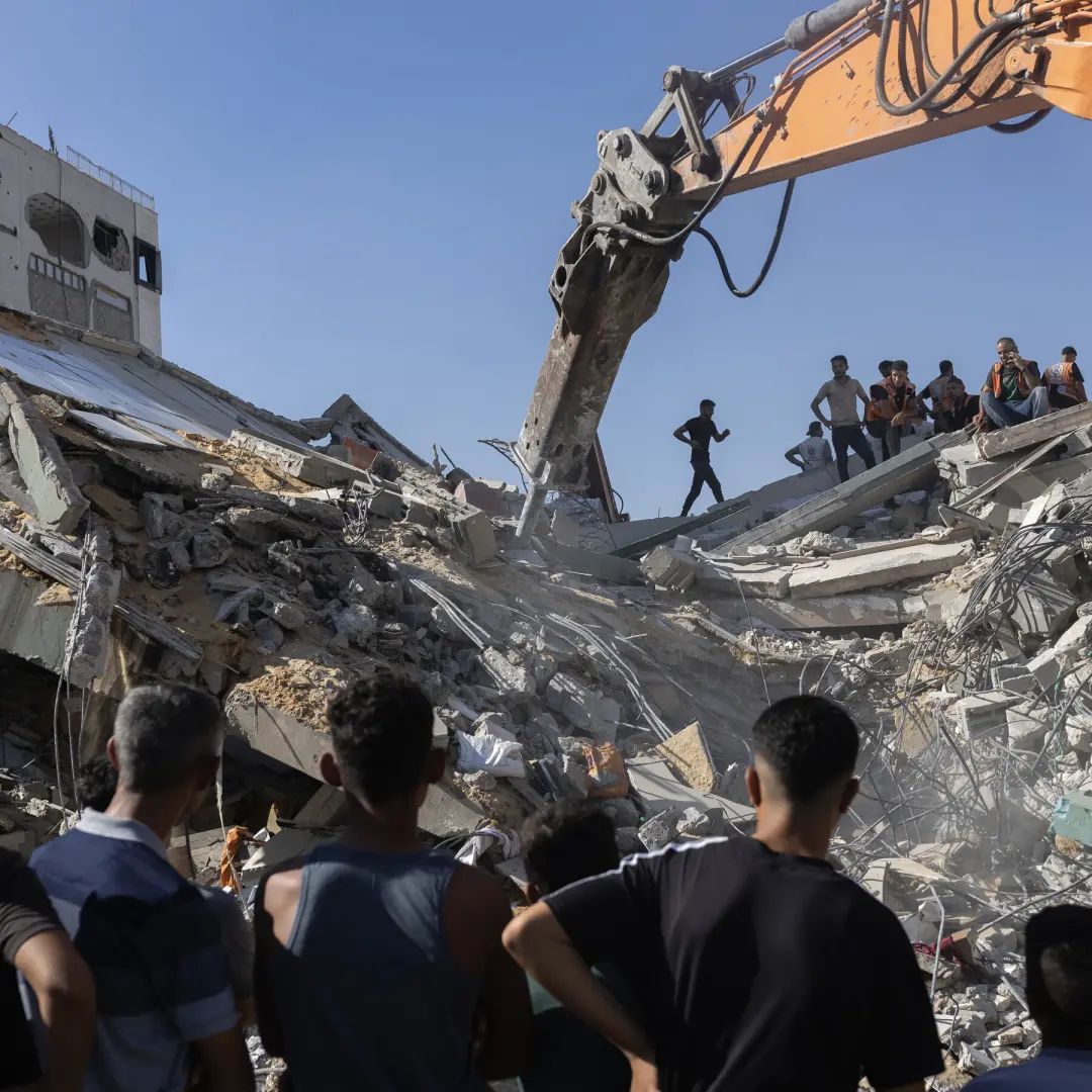 Mais de 21 mortes em Gaza após um prédio desabar, estrutura já danificada por ataque israelense, segundo socorristas lo…