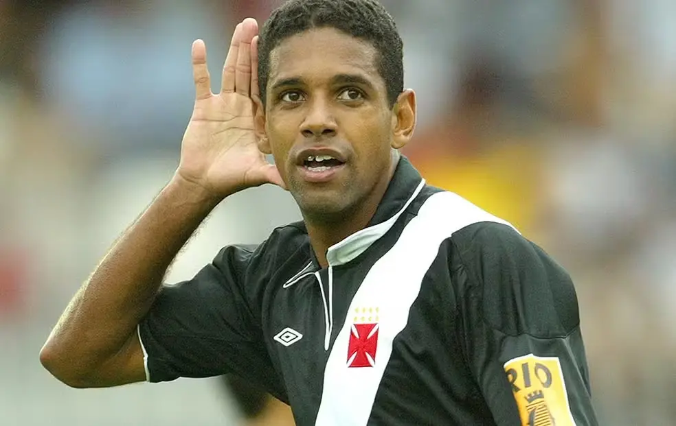 Henrique, ex-zagueiro multicampeão do Vasco, morreu aos 49 anos nesta quarta. Um nome ligado àquela defesa decisiva em …