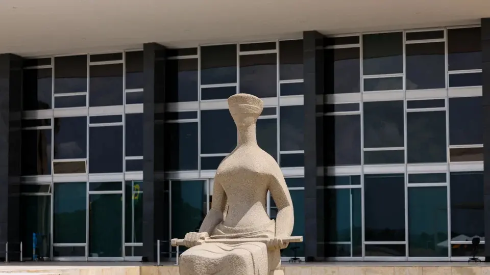Apenas 1 a 6 por cento das mensagens sobre a crise no STF mencionam disputa eleitoral nas redes sociais. A maior parte …