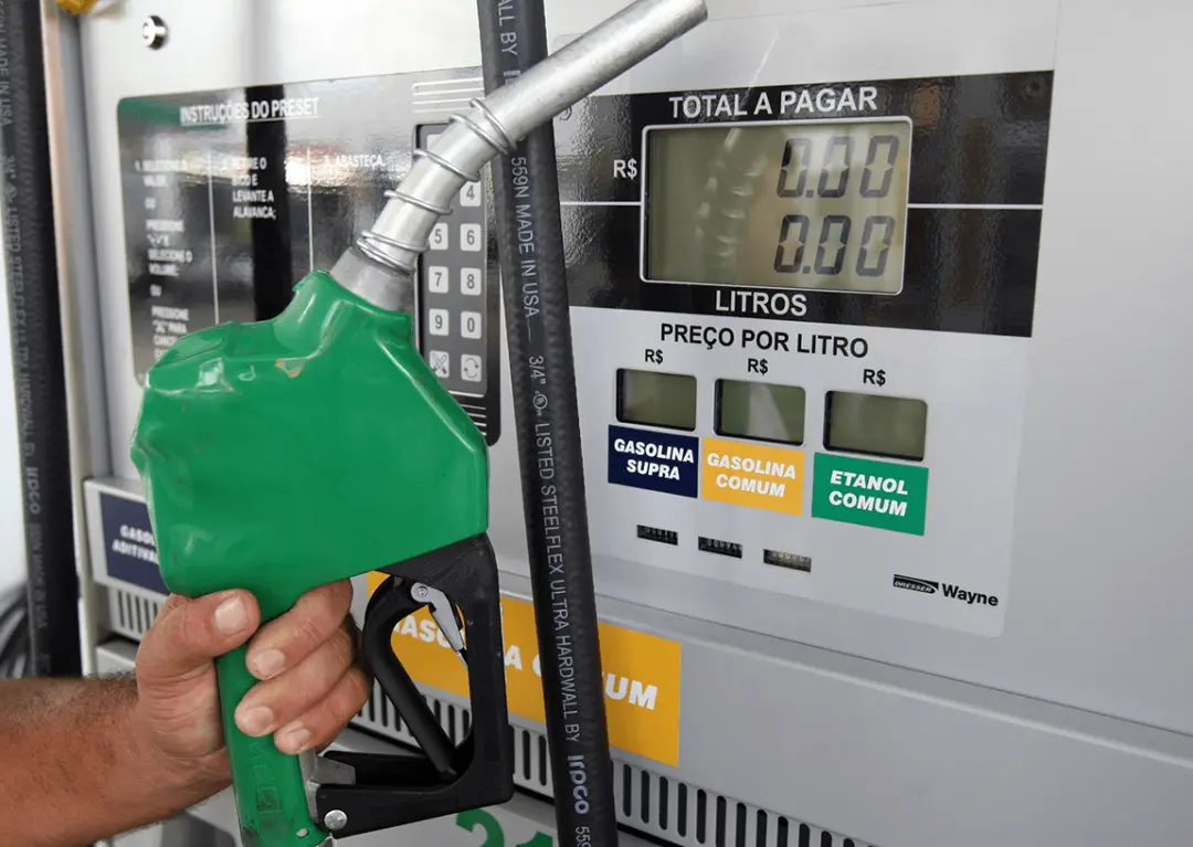 Etanol subiu 1,69% na primeira quinzena de setembro, chegando a R$ 4,21 o litro. Essa alta interrompe o alívio de agost…