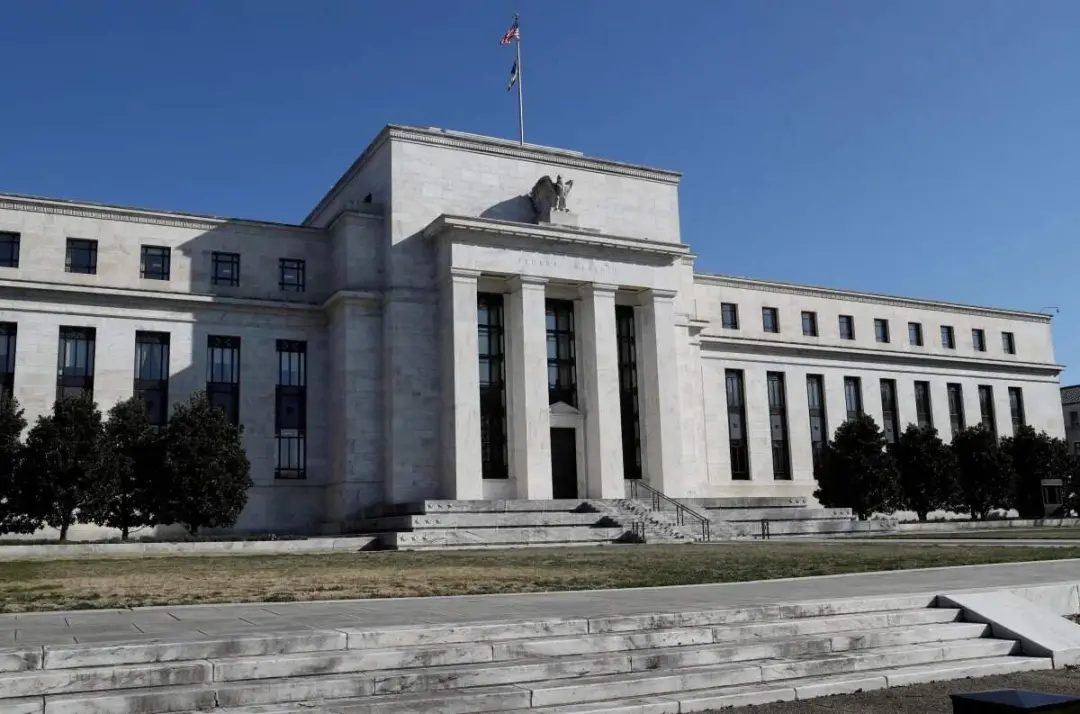 Fed subiu juros nos EUA em 0,25 ponto, o primeiro aperto em três anos. A decisão mantém a taxa entre 3,75% e 4%, o que …