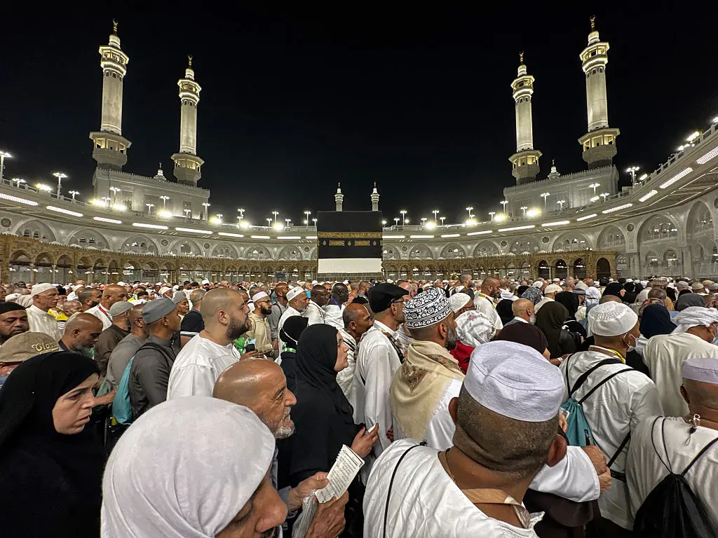 Drone lançado contra Mecca pelos Houthis foi derrubado pelas forças aéreas sauditas. A segurança dos locais sagrados é …