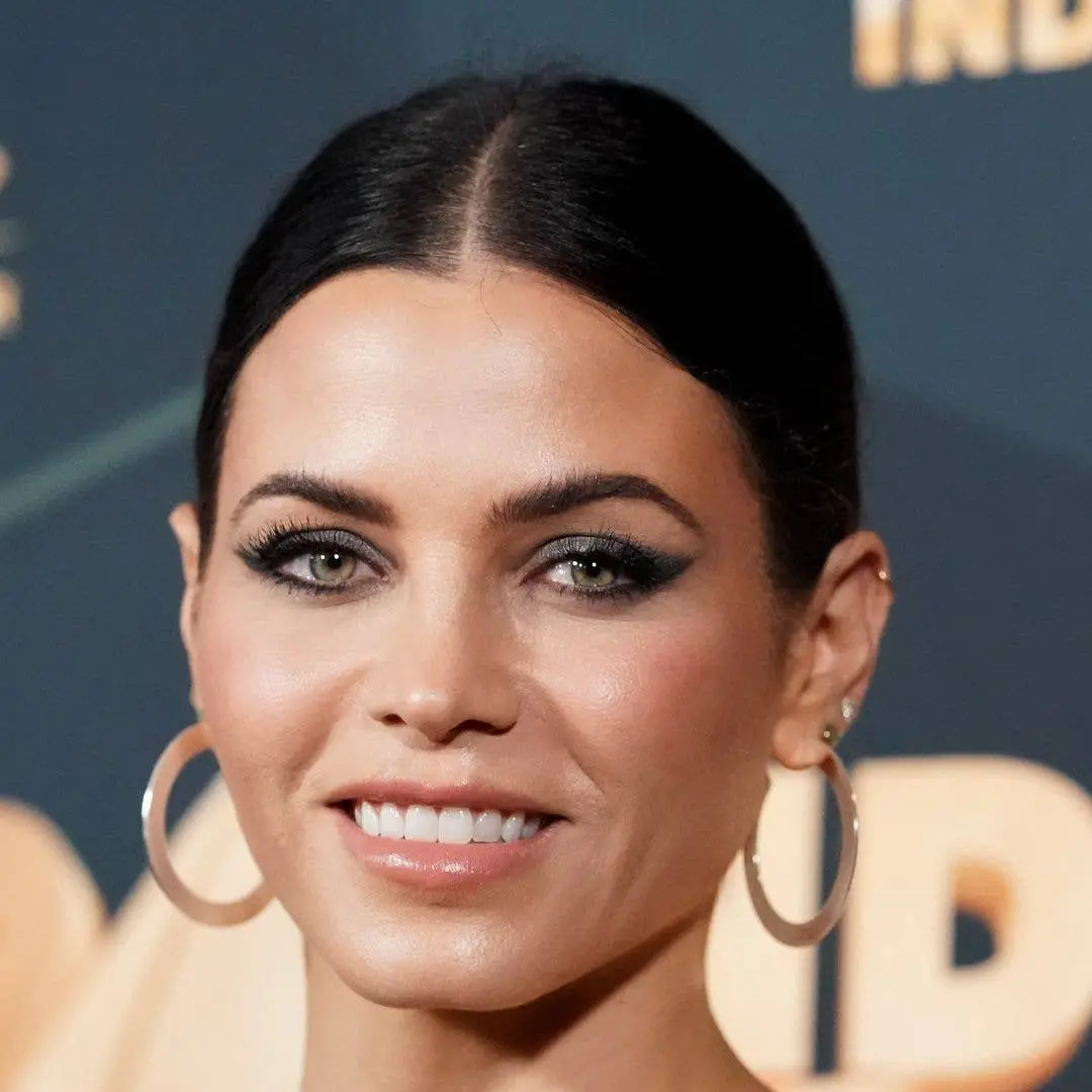 Jenna Dewan está noiva de Steve Kazee e a família é mista, contando com dois filhos do casal e uma filha com o ex Chann…