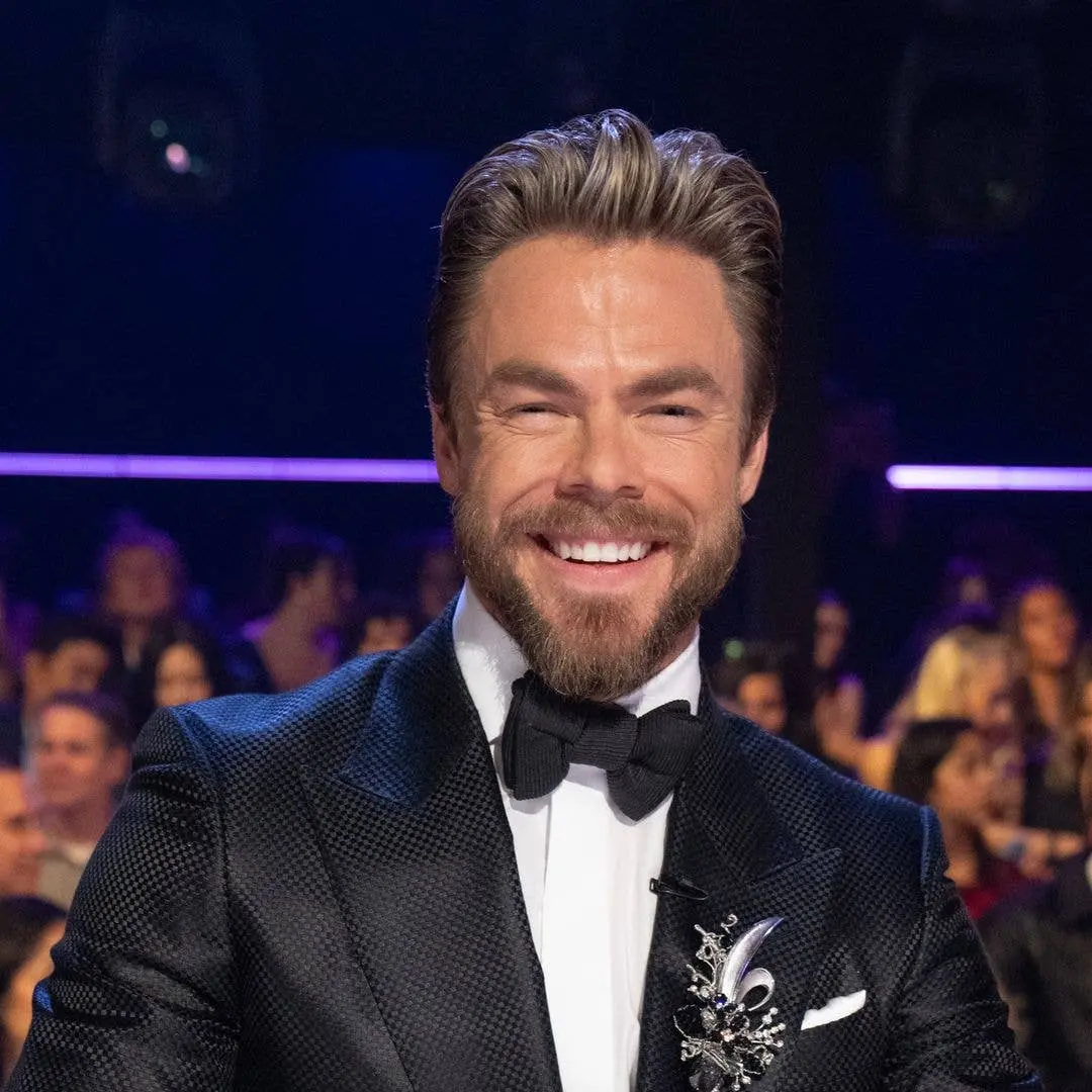 Derek Hough fez uma confusão com Tyler Cameron na estreia da temporada 35 de Dancing with the Stars. É um detalhe simpl…