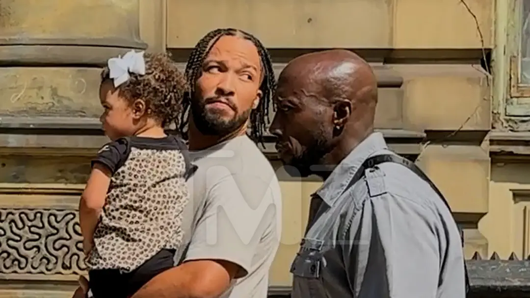 Jalen Brunson, estrela dos Knicks, apareceu no set de Law & Order: SVU. É interessante ver como o brilho do esporte pod…