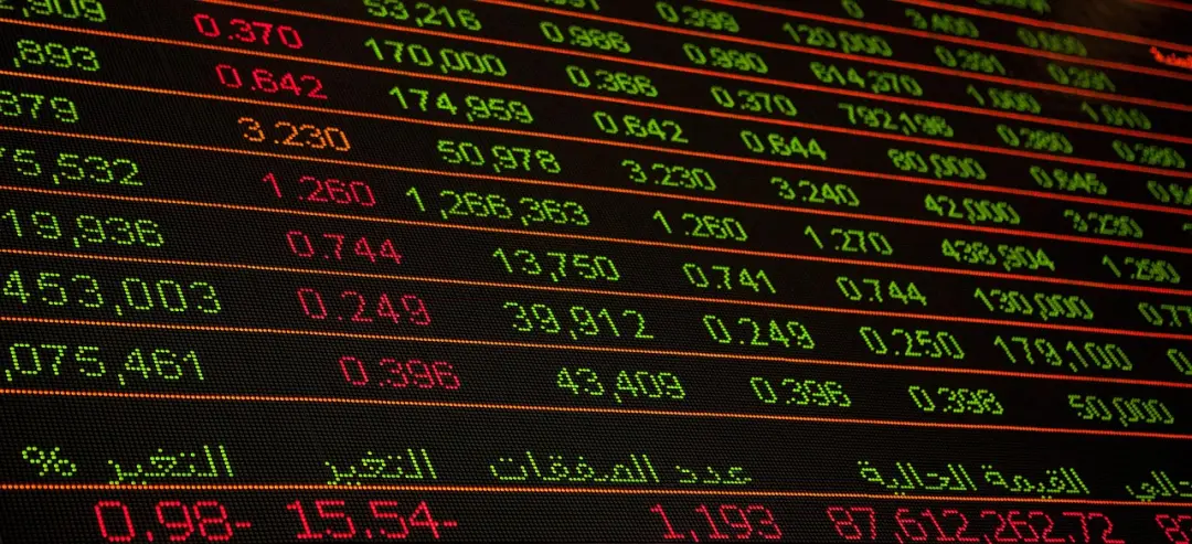 Bolsas europeias subiram com petróleo caindo, o FTSE MIB deu 0,80% de alta. A queda na commodity deu um fôlego para os …