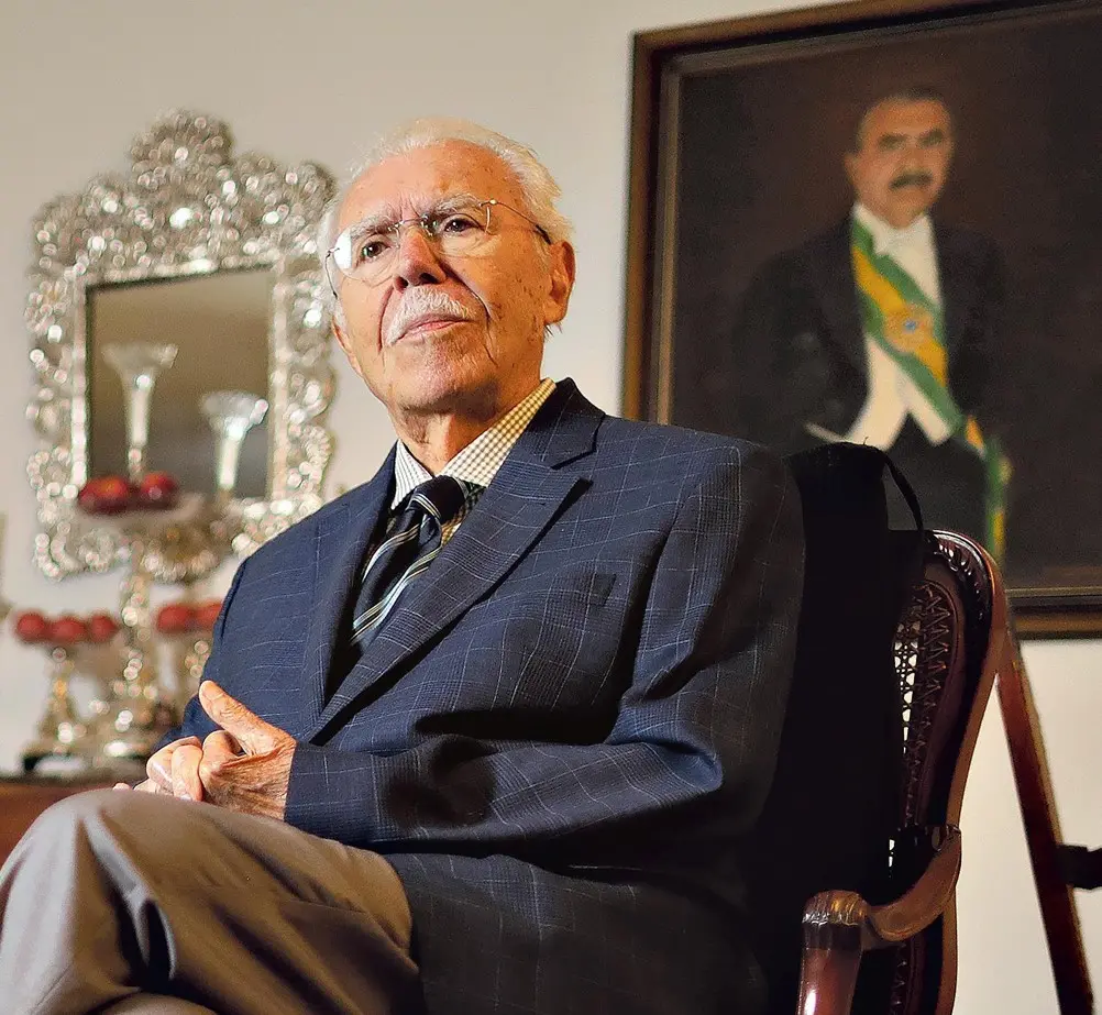 José Sarney recebeu alta do UDI Hospital em São Luís após tratar pneumonia. É bom ver o ex-presidente se recuperando, m…