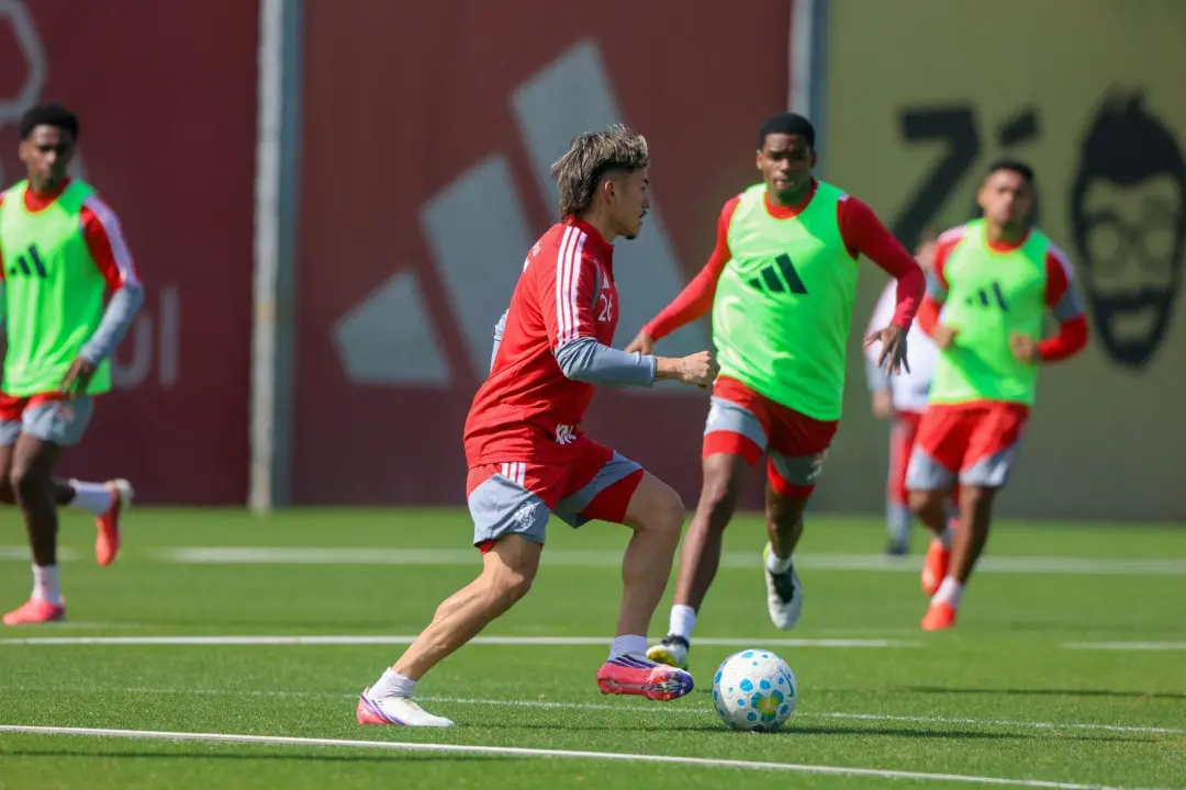 Inter treina o elenco no Morumbis antes do jogo com o São Paulo no sábado, dia 19, às 21h. É treino tático, posse de bo…