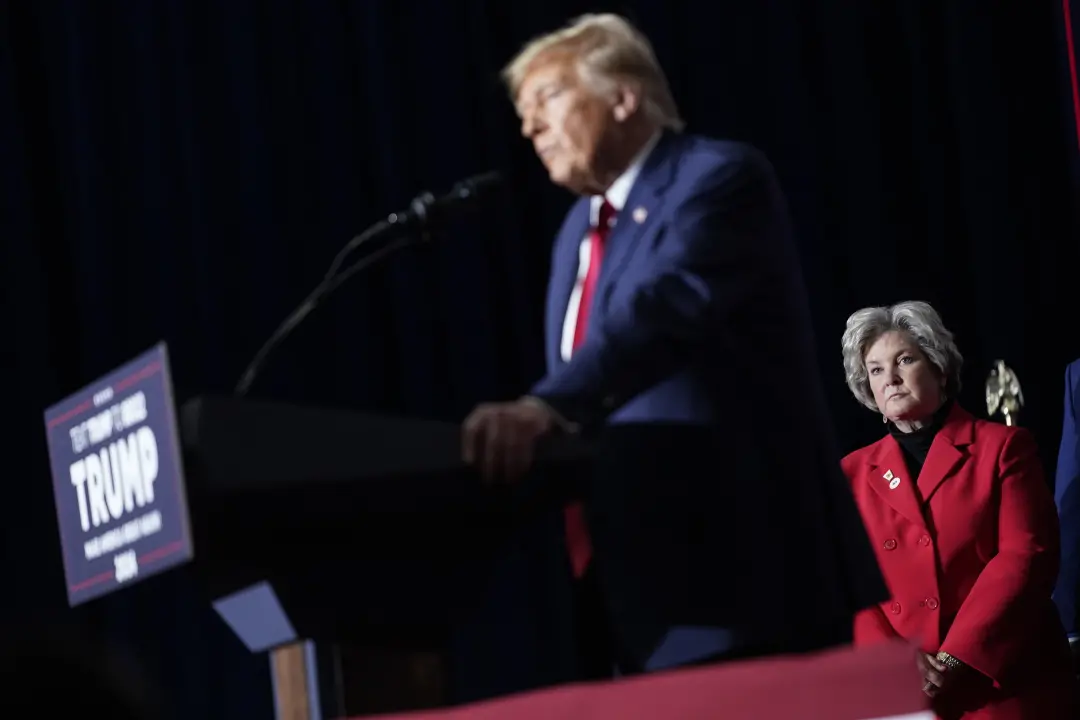Susie Wiles, chefe de gabinete de Trump, anunciou estar livre do câncer de mama. Ela encarou o diagnóstico de estágio i…