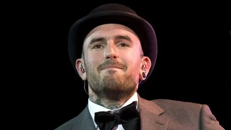 Ben Saunders, vencedor da primeira temporada do The Voice of Holland em 2011, faleceu. É triste ver o fim de alguém que…