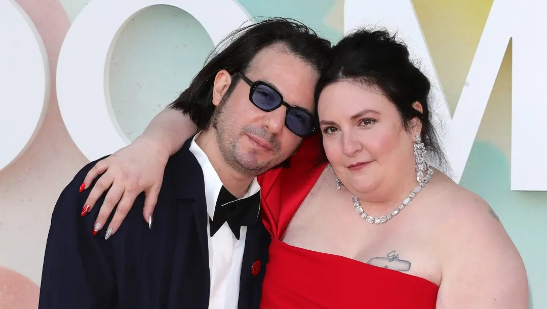 Lena Dunham e Luis Felber receberam uma filha por substituta. Eu acho que é um passo importante de cooperação e cuidado…