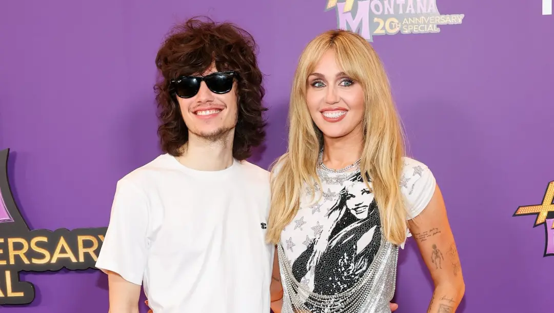 Maxx Morando, baterista, tá prestes a casar com Miley Cyrus. É um lance de celebridade que sempre gera burburinho, mas …