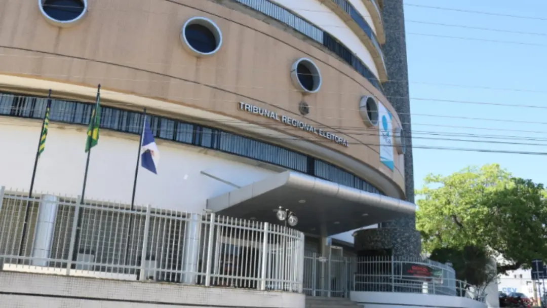 No Piauí, 15 candidatos desistiram das Eleições 2026 e 77 ainda estão em análise no TRE-PI. A maioria dos indeferimento…