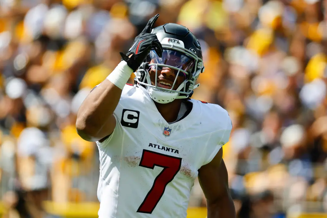 Bijan Robinson fez 65.8% dos jardas totais do Falcons contra os Steelers na estreia, o que é um feito raro na NFL. É vi…