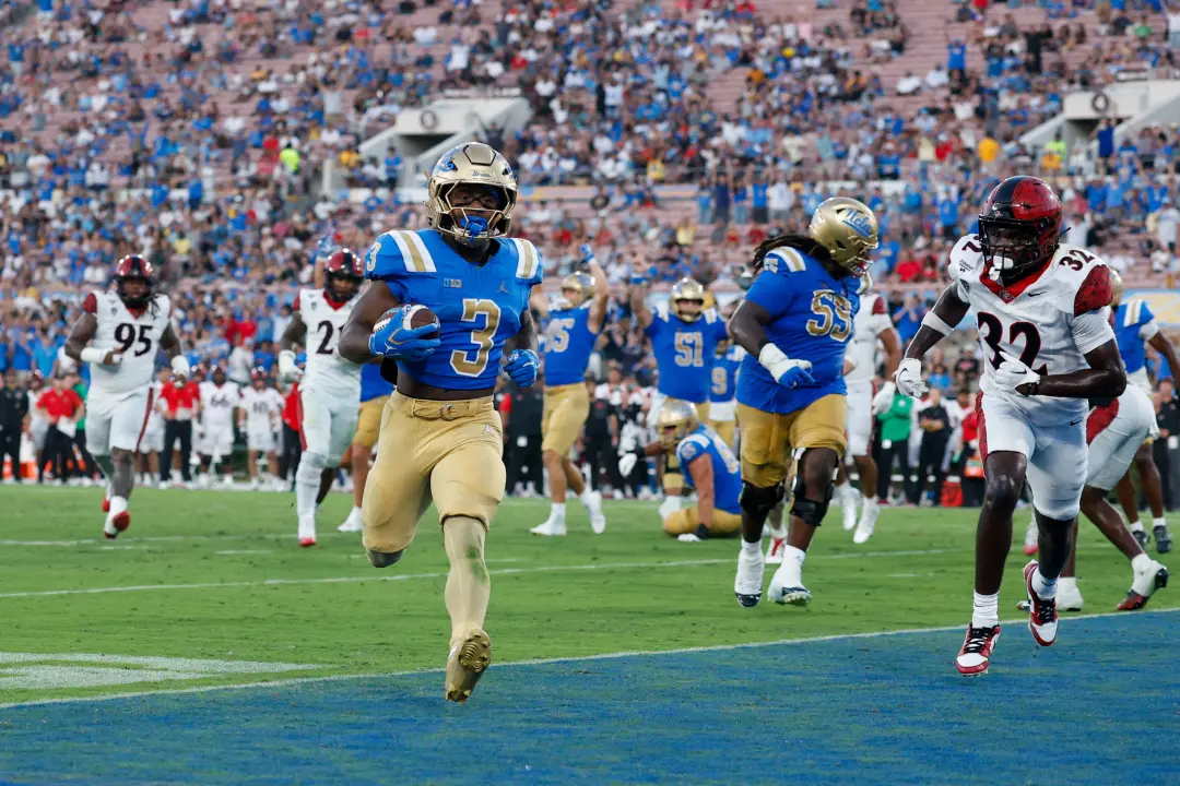UCLA estuda agora estudantes pagando zero para entrar nos jogos regulares de futebol e basquete. Essa mudança mostra qu…
