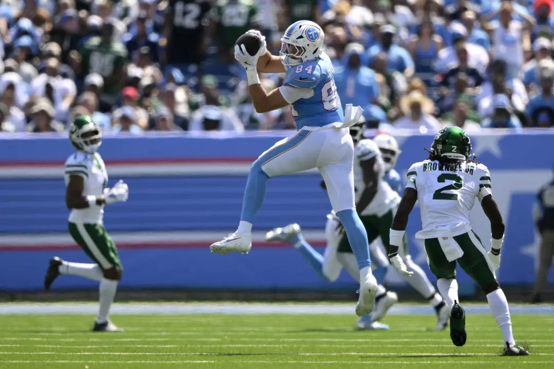 Nissan Stadium, o jogo entre Titans e Eagles na próxima semana tem ingressos a partir de 146 dólares. Acredito que é fu…