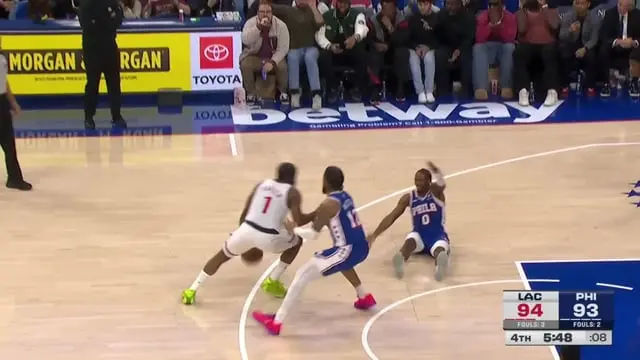 Ben Taylor questiona a NBA sobre a paralisação de chamadas de falta ofensiva por cargas e uso do braço livre. Essa muda…