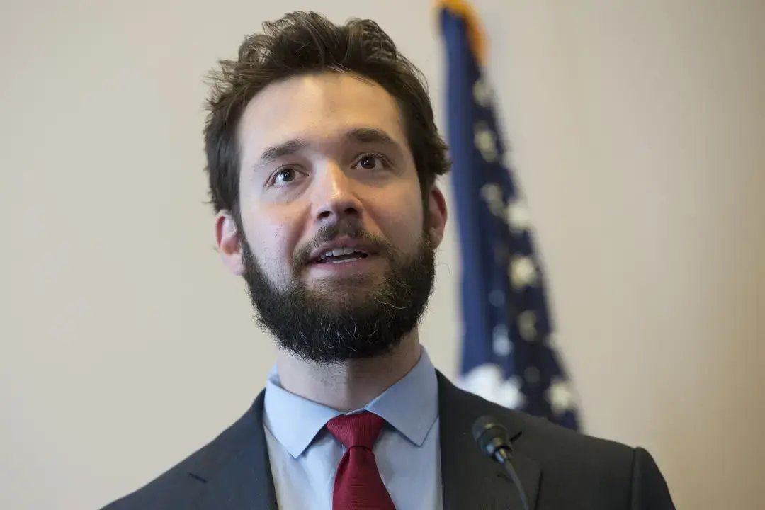 Alexis Ohanian, cofundador do Reddit, diz que a indústria de tecnologia tem sido insensível ao explicar a Inteligencia …