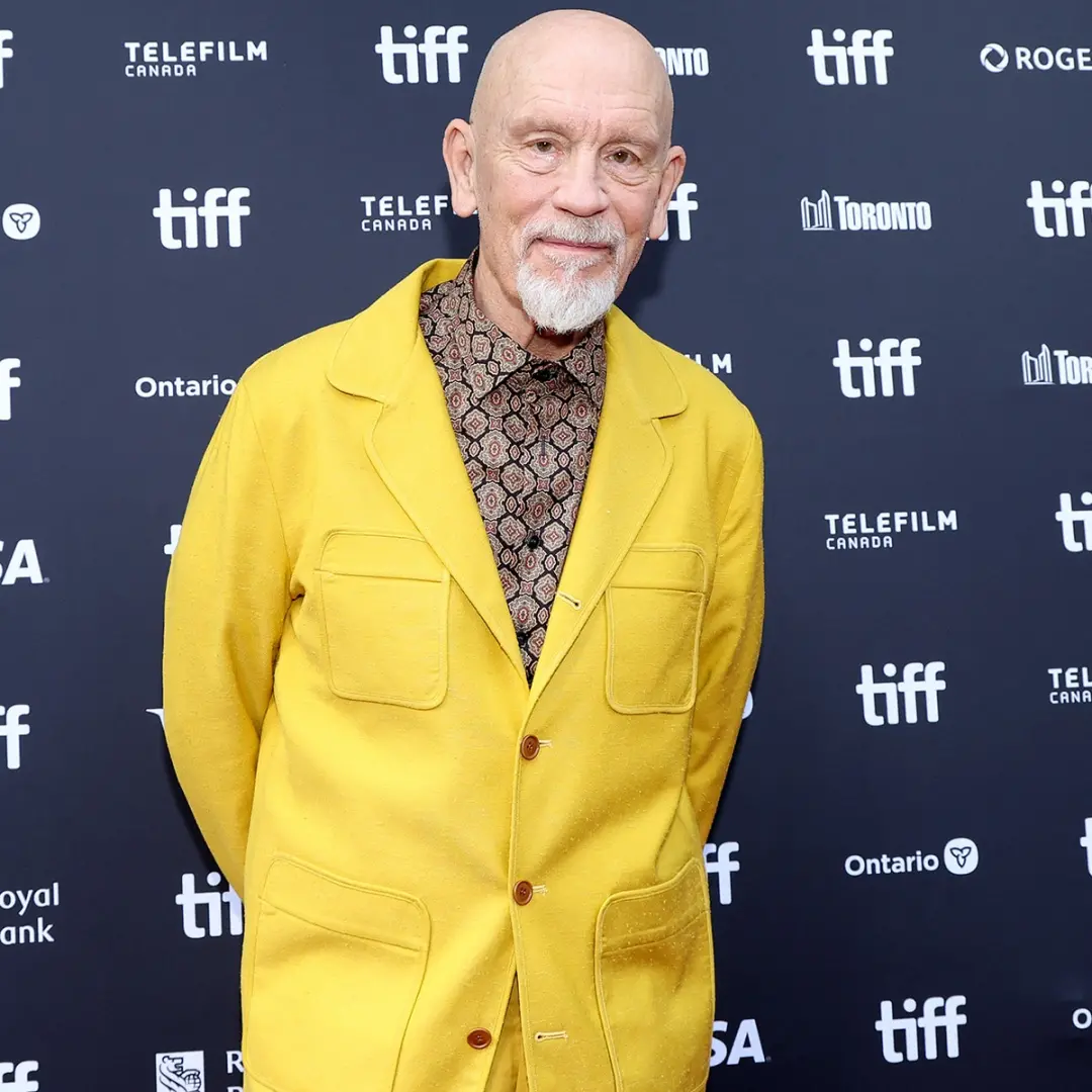 John Malkovich recebeu uma ovação de 14 minutos após o filme Wild Horse Nine, com Sam Rockwell e Parker Posey. É bom ve…